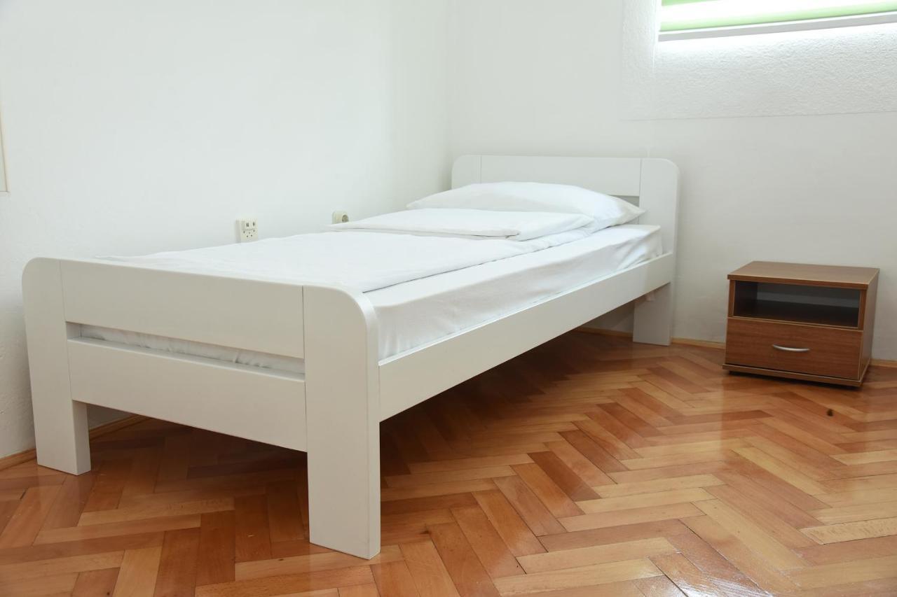 Np Sutjeska Paviljon A Ξενοδοχείο Tjentiste Εξωτερικό φωτογραφία